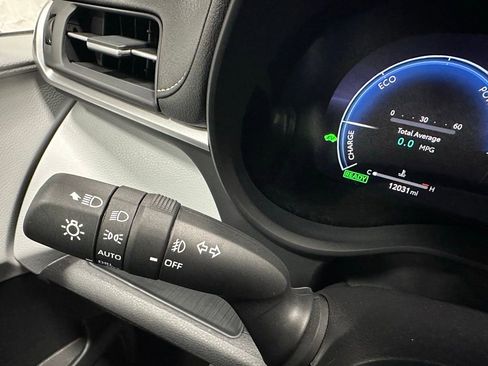 Used 2025 Toyota Sienna XSE image 21