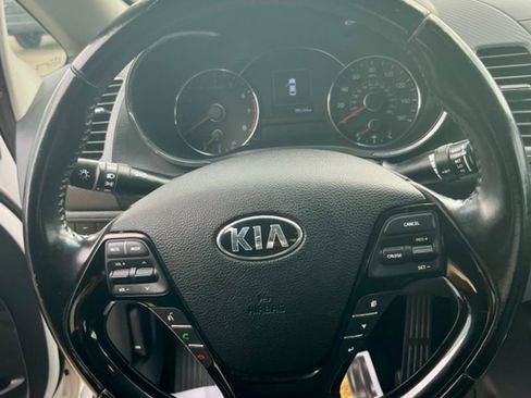 Used 2017 Kia Forte S image 6
