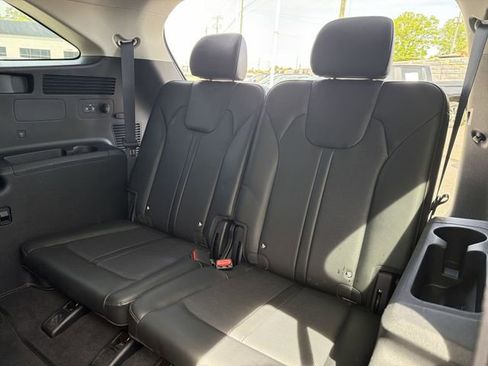 Certified 2024 Kia Sorento S image 23