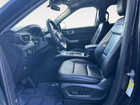 Used 2023 Ford Explorer XLT w/ Equipment Group 202A image 15