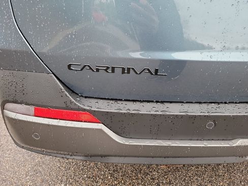 New 2026 Kia Carnival SX w/ SX Dark Edition Package image 30