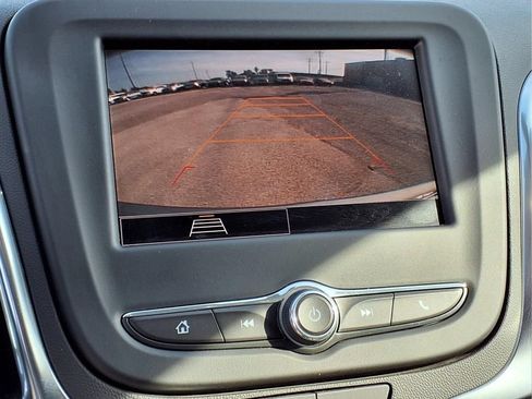 Used 2024 Chevrolet Equinox LT FWD image 11