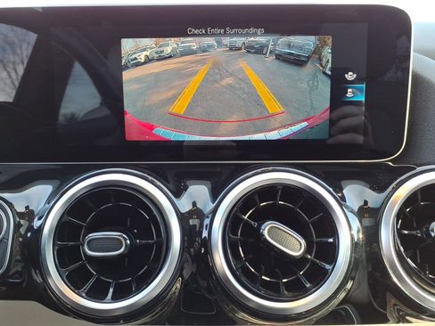 Used 2021 Mercedes-Benz GLA 250 4MATIC image 21