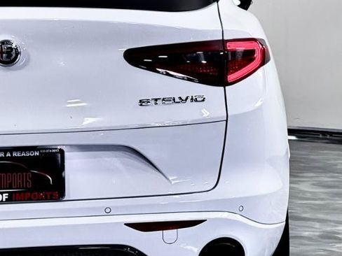 Used 2023 Alfa Romeo Stelvio Veloce AWD/4WD image 14