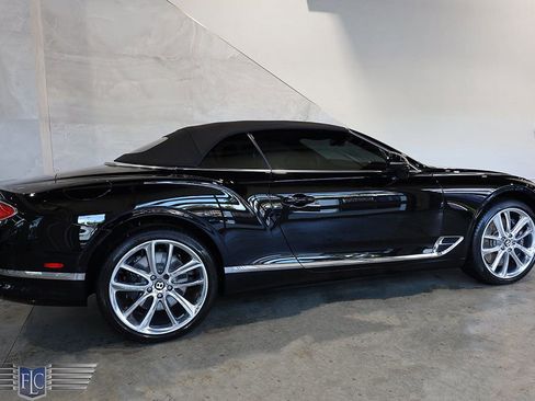 Used 2022 Bentley Continental GT V8 image 41