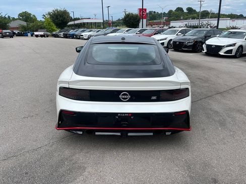 Certified 2025 Nissan Z NISMO w/ Floor Mat Package RWD image 5