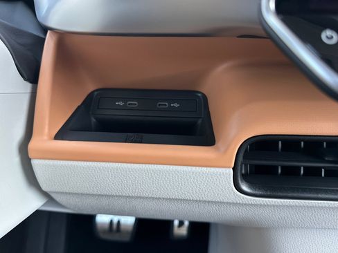 New 2025 Volkswagen ID. Buzz 1st Edition image 26