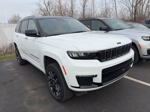 Used 2024 Jeep Grand Cherokee L Summit image 3