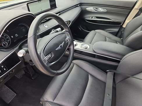 Used 2025 Genesis GV70 2.5T AWD/4WD image 16