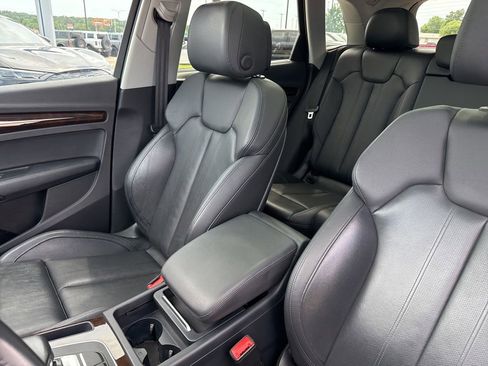 Used 2018 Audi Q5 2.0T Premium Plus w/ Premium Plus Package AWD/4WD image 8