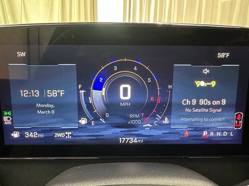 Certified 2025 Chevrolet Traverse LT w/ Sun and Wheel Package image 28