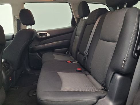 Used 2018 Nissan Pathfinder SV AWD/4WD image 18