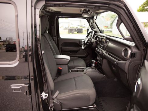 Used 2022 Jeep Gladiator Sport AWD/4WD image 24