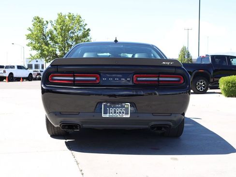 Used 2015 Dodge Challenger SRT Hellcat RWD image 5