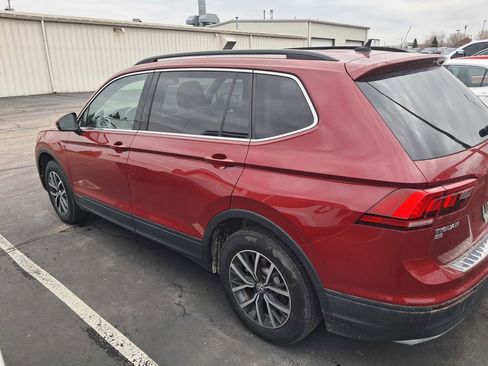 Used 2019 Volkswagen Tiguan SE w/ Panoramic Sunroof Package image 8