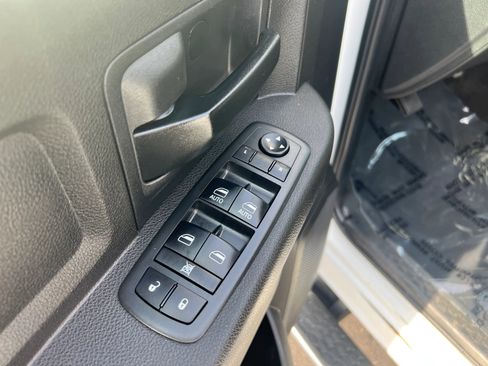 Used 2018 RAM 2500 Tradesman w/ Snow Chief Group image 16