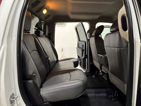 Used 2018 RAM 2500 Tradesman w/ Chrome Appearance Group image 15