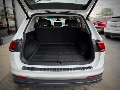 Used 2024 Volkswagen Tiguan SE AWD/4WD image 25