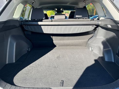 Used 2025 Toyota RAV4 XLE image 30