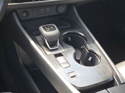 Certified 2025 Nissan Rogue SV FWD image 17