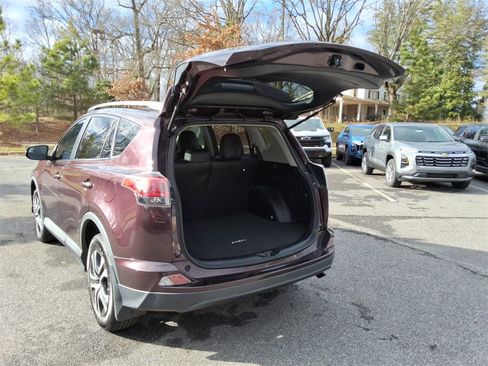 Used 2016 Toyota RAV4 LE image 15