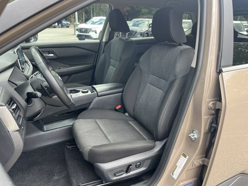 Certified 2025 Nissan Rogue SV AWD/4WD image 17