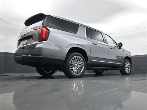 New 2026 GMC Yukon XL Elevation image 26