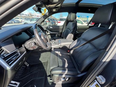Used 2022 BMW X7 M50i image 18