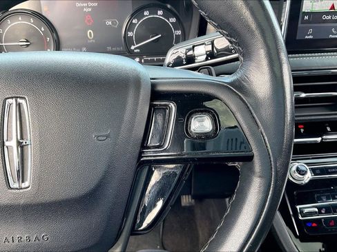 Used 2022 Lincoln Corsair AWD w/ Premium Package image 16