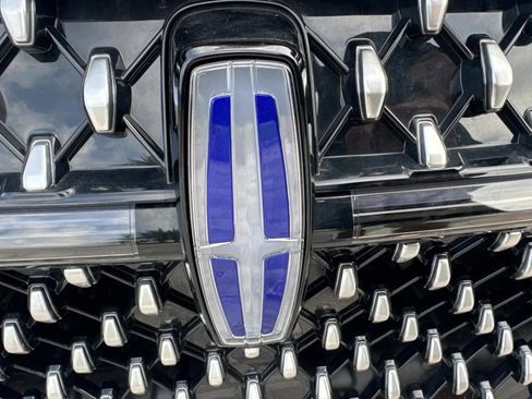 New 2025 Lincoln Nautilus Reserve image 7