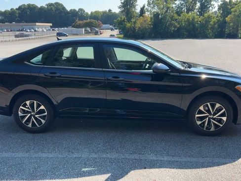 Used 2024 Volkswagen Jetta S image 9