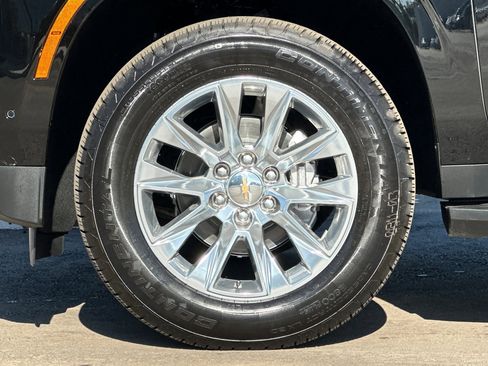 New 2026 Chevrolet Suburban Premier image 27