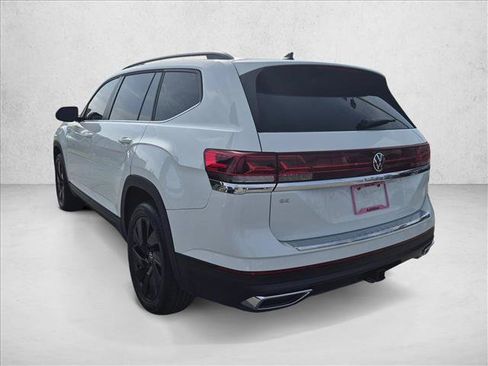 Used 2024 Volkswagen Atlas SE FWD image 8