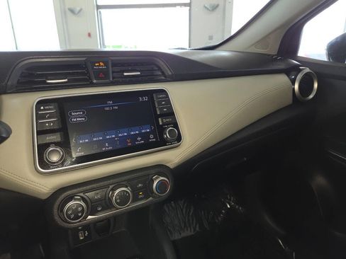 Used 2020 Nissan Versa SV FWD image 31