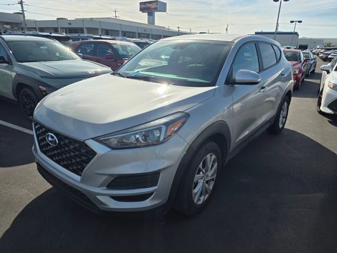 Used 2020 Hyundai Tucson SE image 1