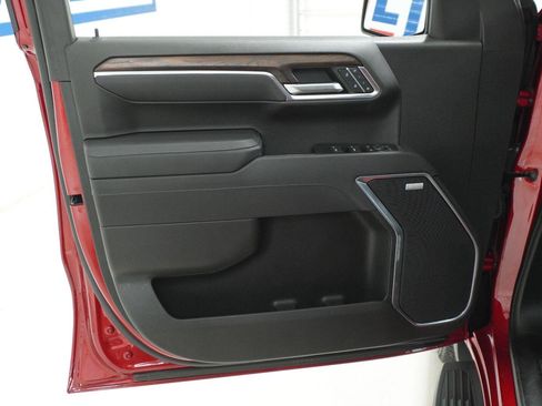 Used 2025 GMC Sierra 1500 SLT RWD image 18