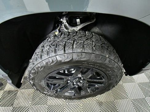 Used 2025 Chevrolet Silverado 1500 LT Trail Boss w/ Convenience Package II image 17