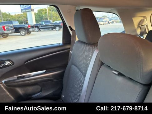 Used 2019 Dodge Journey SE image 41