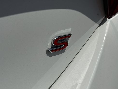 Used 2016 Toyota Corolla S FWD image 11