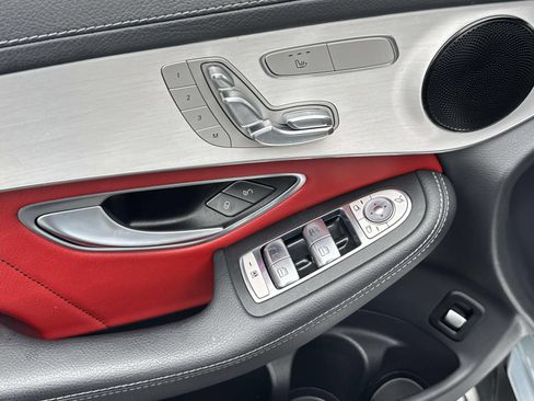 Used 2022 Mercedes-Benz GLC 300 4MATIC Coupe image 17