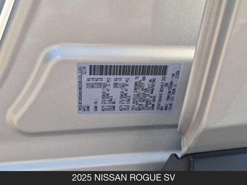 Certified 2025 Nissan Rogue SV FWD image 25