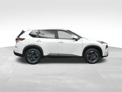 Used 2025 Nissan Rogue SV FWD image 6