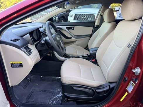 Used 2014 Hyundai Elantra SE w/ Option Group 02 FWD image 22