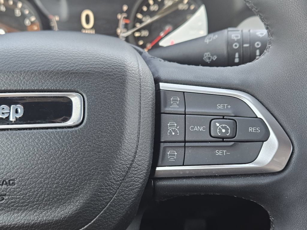 Used 2023 Jeep Compass Limited w/ Sun and Sound Group AWD/4WD image 29