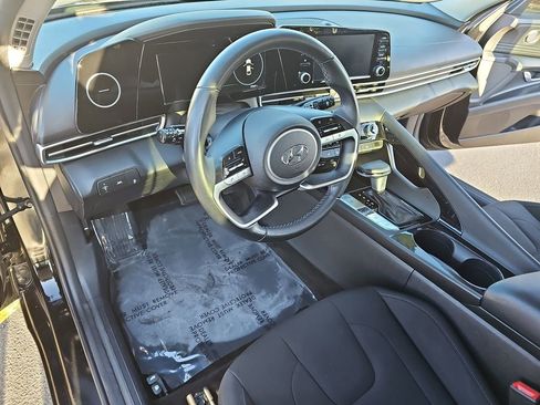 Used 2022 Hyundai Elantra SEL w/ Convenience Package image 15