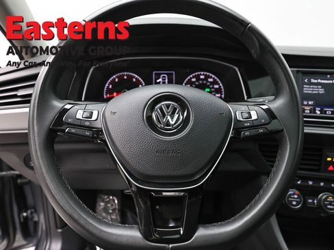 Used 2020 Volkswagen Jetta SE image 10