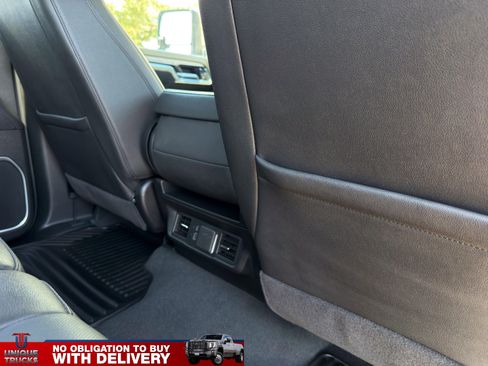 Used 2025 Chevrolet Silverado 3500 LTZ AWD/4WD image 24