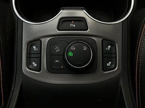 Used 2023 GMC Terrain AT4 w/ Infotainment Package II image 28