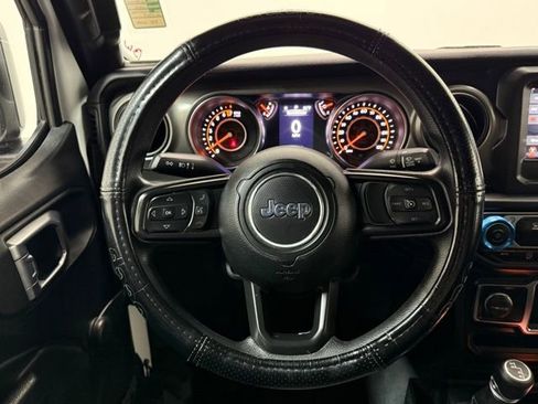 Used 2022 Jeep Gladiator Sport image 16