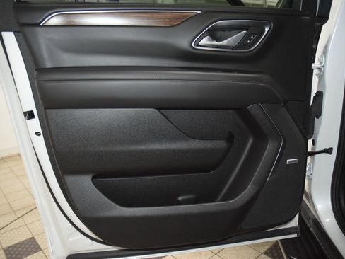 Used 2024 Chevrolet Suburban High Country w/ Advanced Technology Package image 45